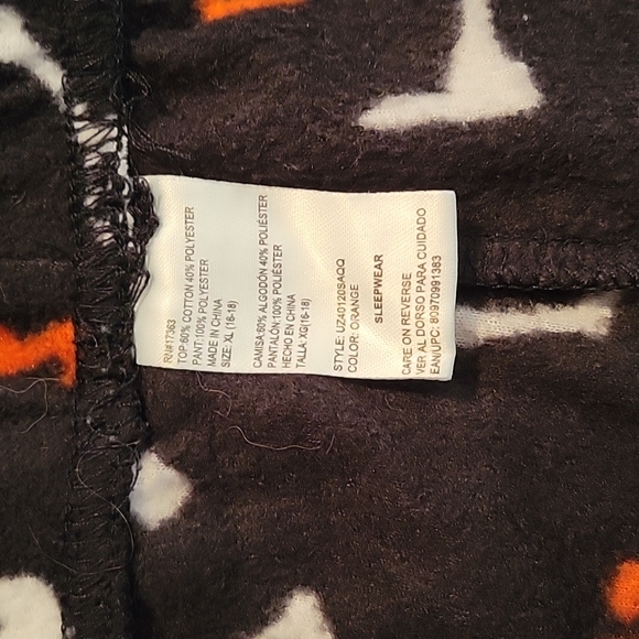 Halloween pjs - Picture 4 of 4